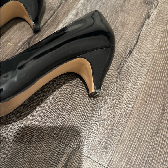 Shiny Black Italian Heels (used condition) - Picture 4 of 7